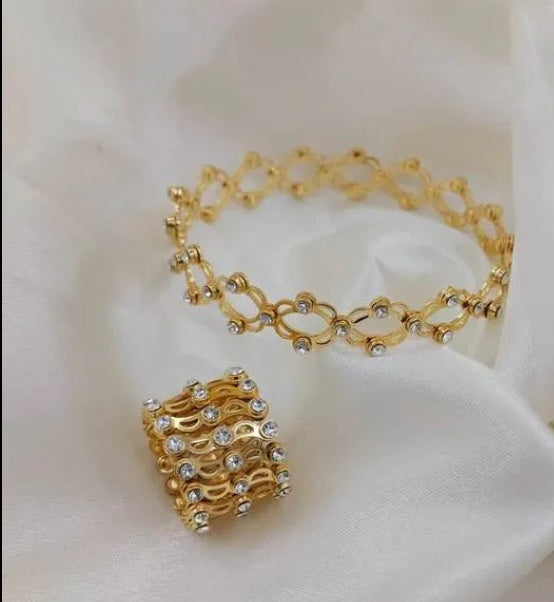 Bracelet Ring 2 in 1 Magic Twist Ring Adjustable Magnetic Therapy Transforming