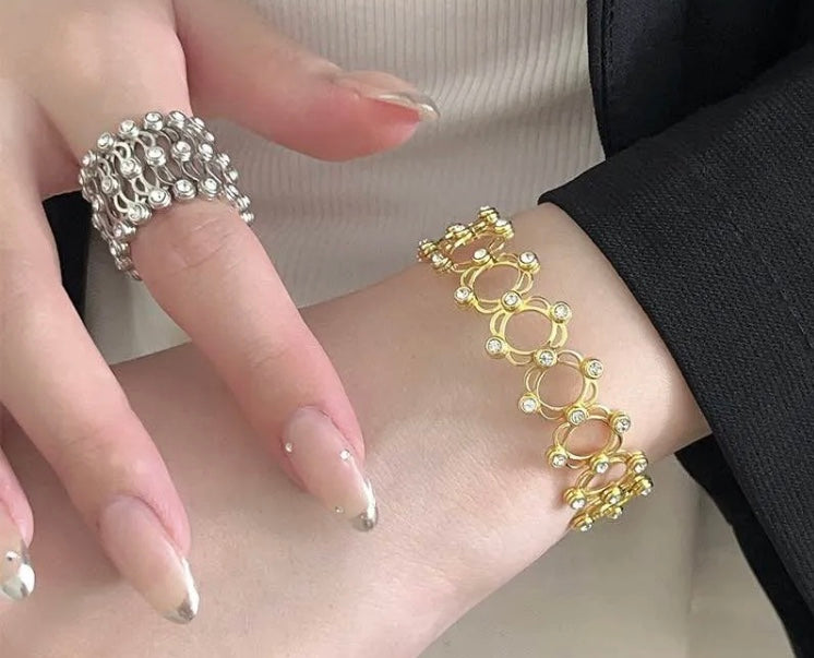 Bracelet Ring 2 in 1 Magic Twist Ring Adjustable Magnetic Therapy Transforming